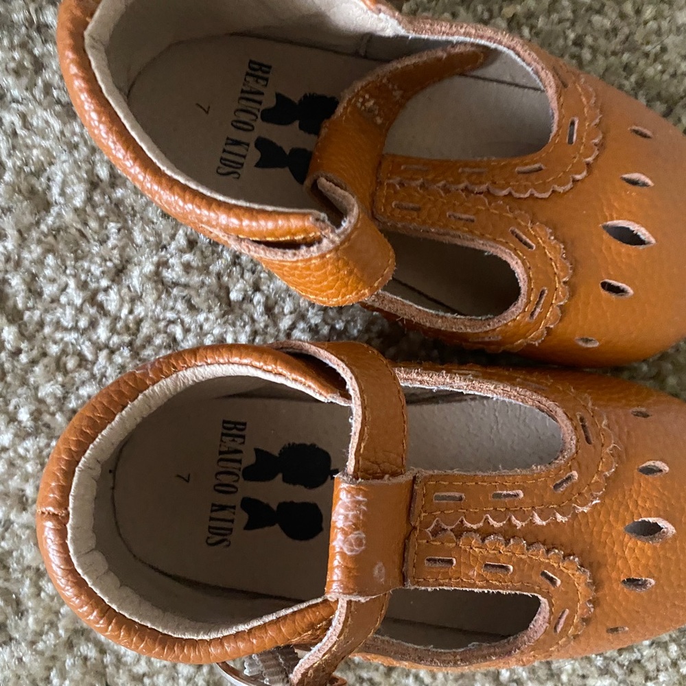 Beauco kids soft  shoes toddler size 7